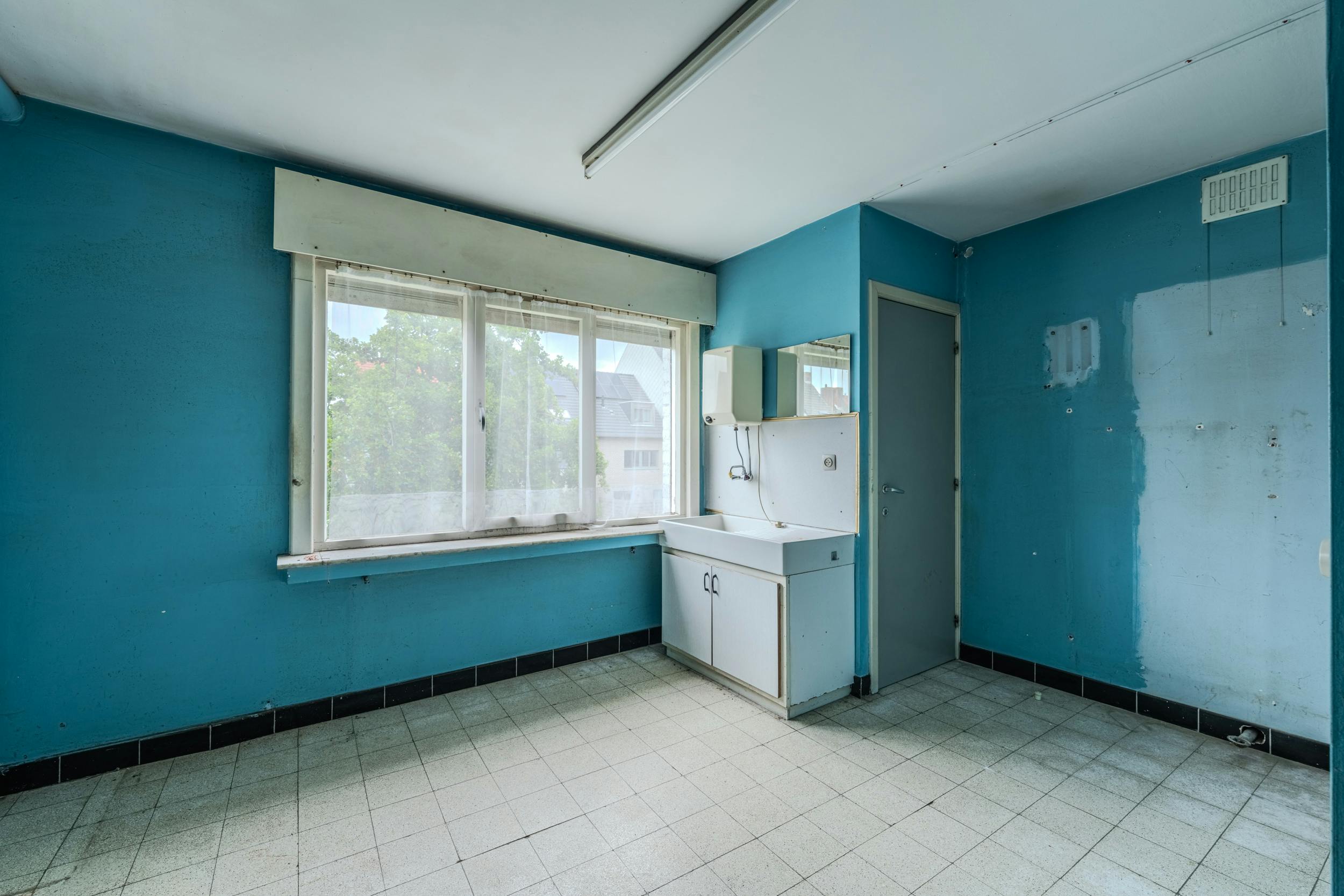 Te renoveren woning met 5 slaapkamers, tuin en garagebox te Middelkerke! foto 19