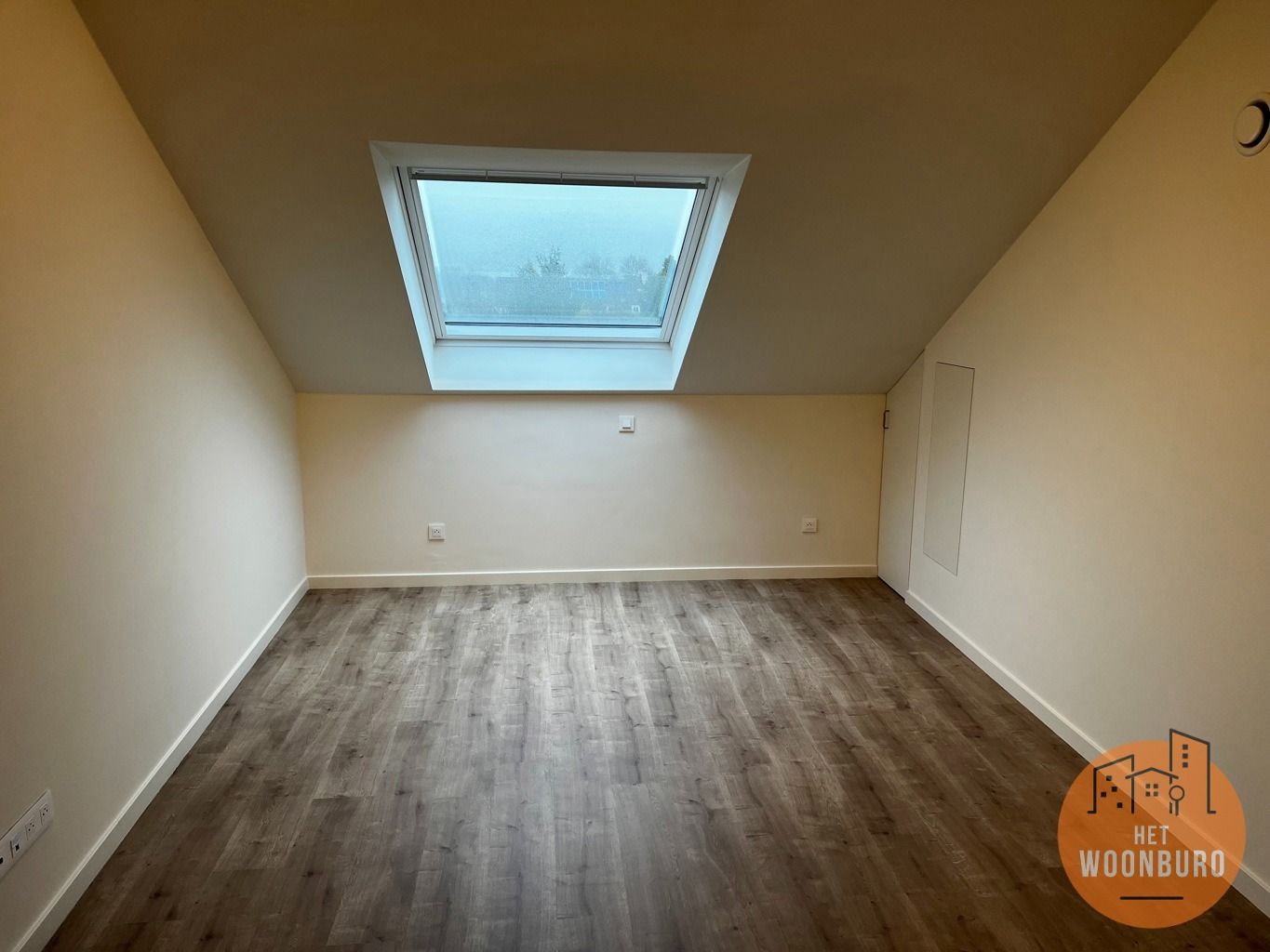 Ruime nieuwbouw duplex met 2 slpks, terras en staanplaats foto 14