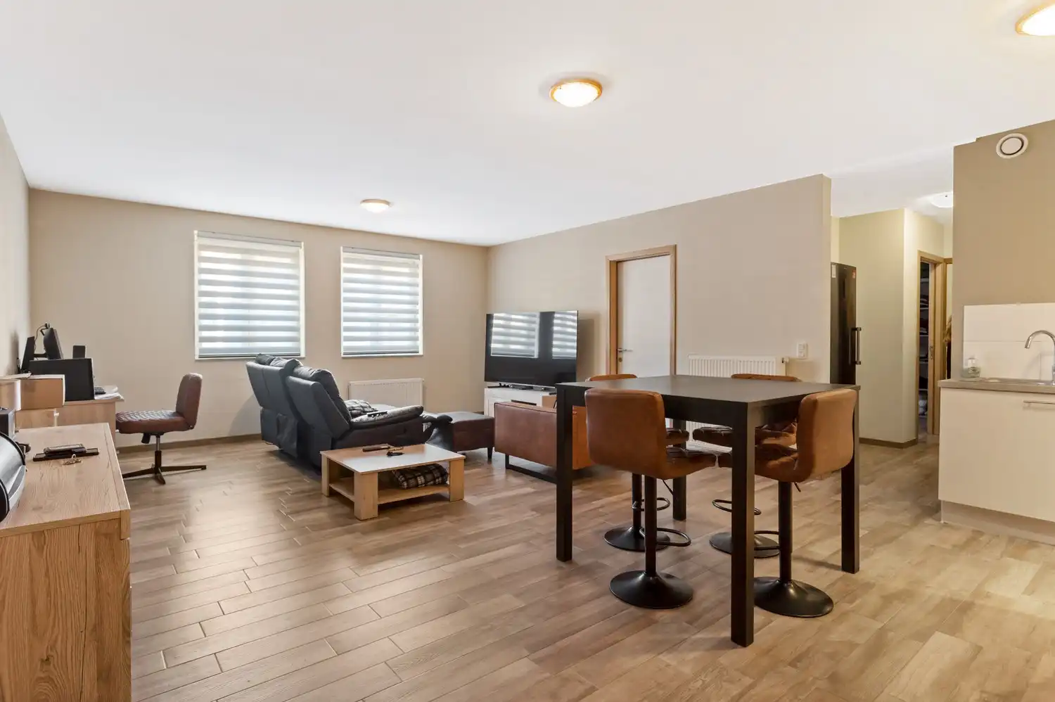 Instapklaar gelijkvloersappartement met 2 slaapkamers! foto {{pictureIndex}}