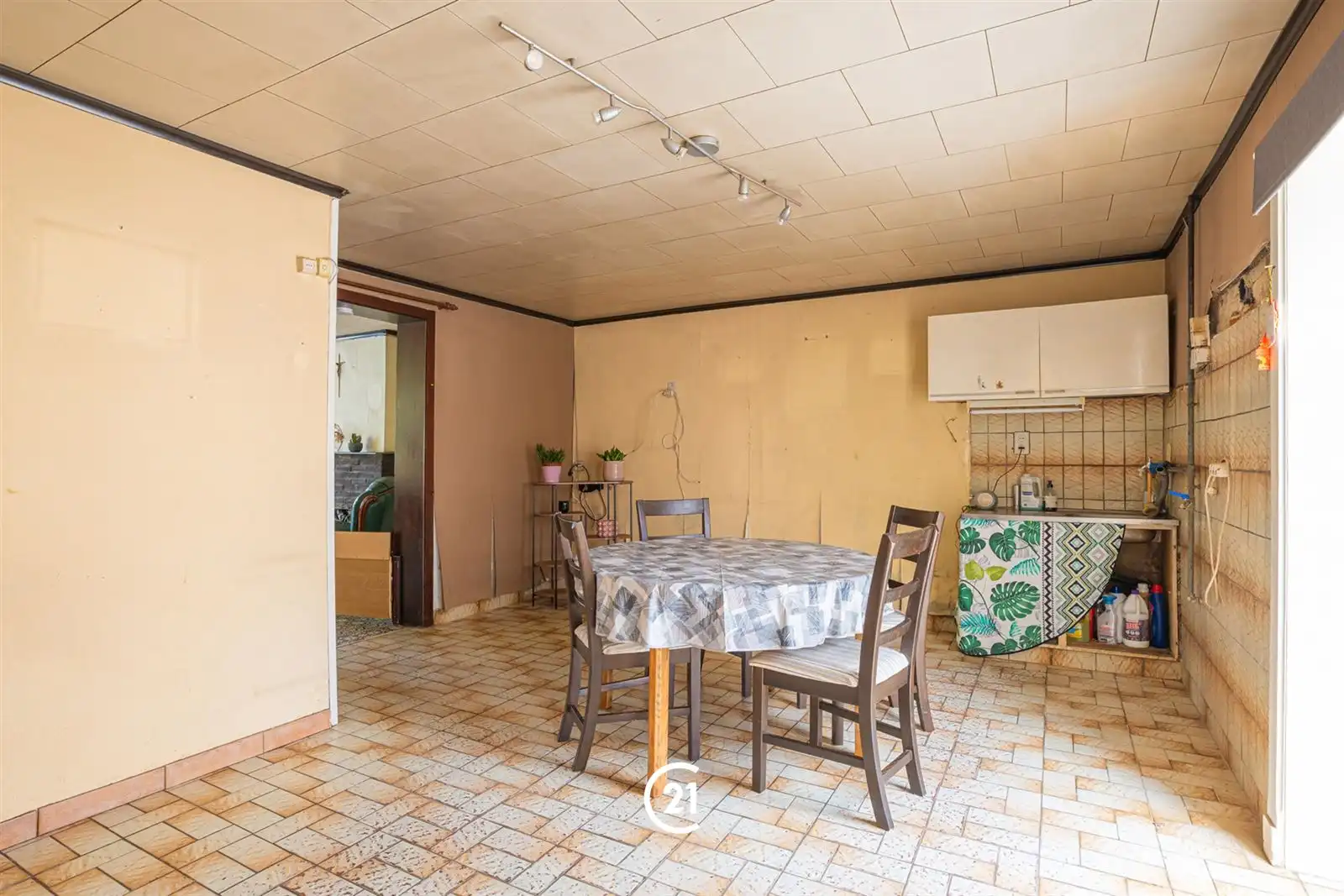 Te renoveren woning in Herzele. foto 6