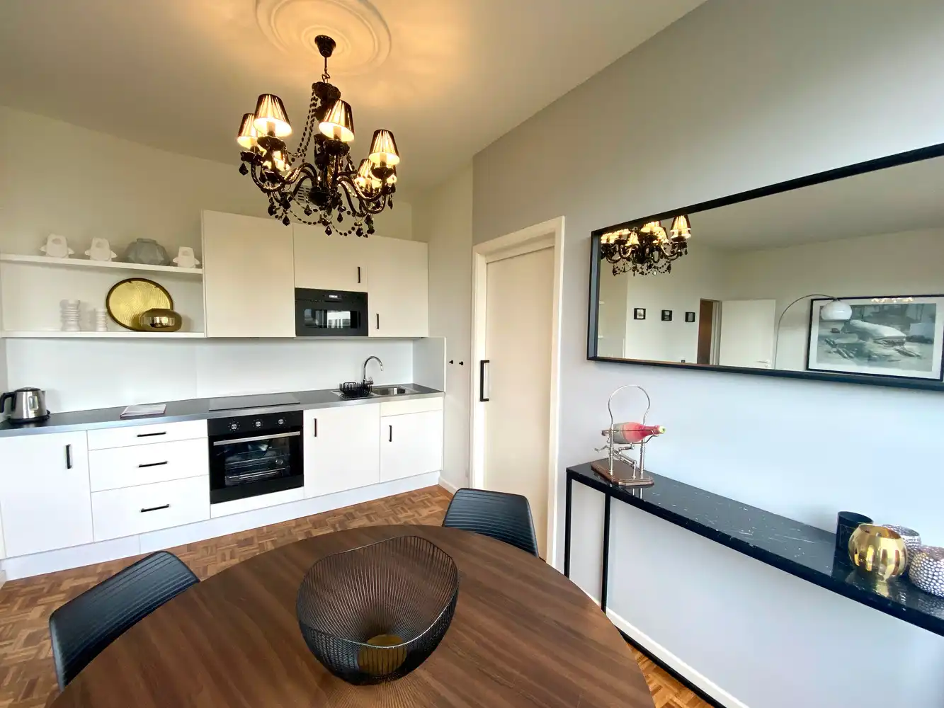 Gemeubeld appartement met 1 slaapkamer foto 4