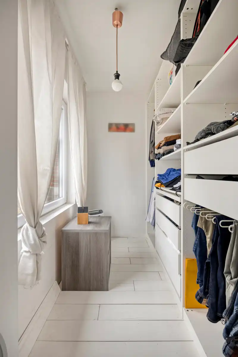 Leemans Immobiliën stelt u deze halfopen en bijzonder gezellige woning voor, gelegen in het hart van Merchtem.  foto 18