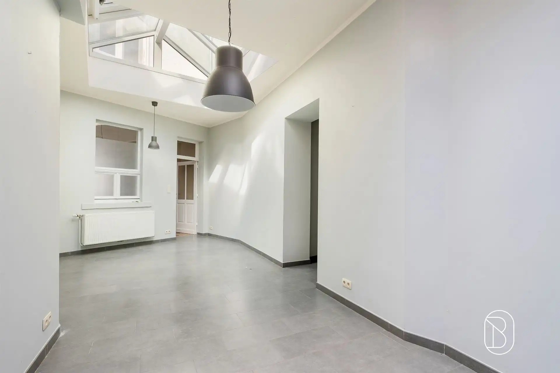 Indrukwekkend handelspand met woonst (6 SLK)! foto 10