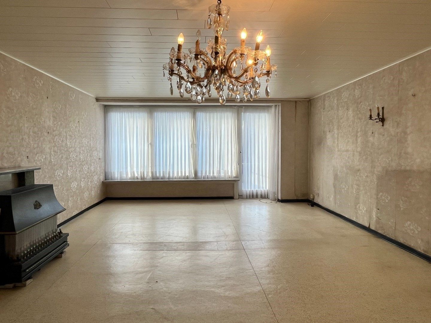 Te renoveren woning te koop in centrum Izegem! foto 17