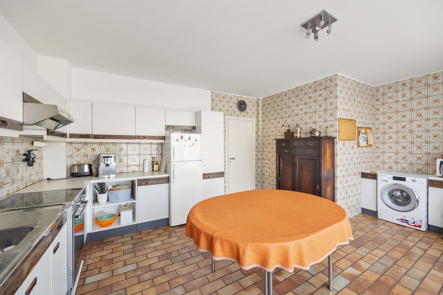 Riante seventies dokterswoning met terras en tuin op gegeerde locatie foto 12