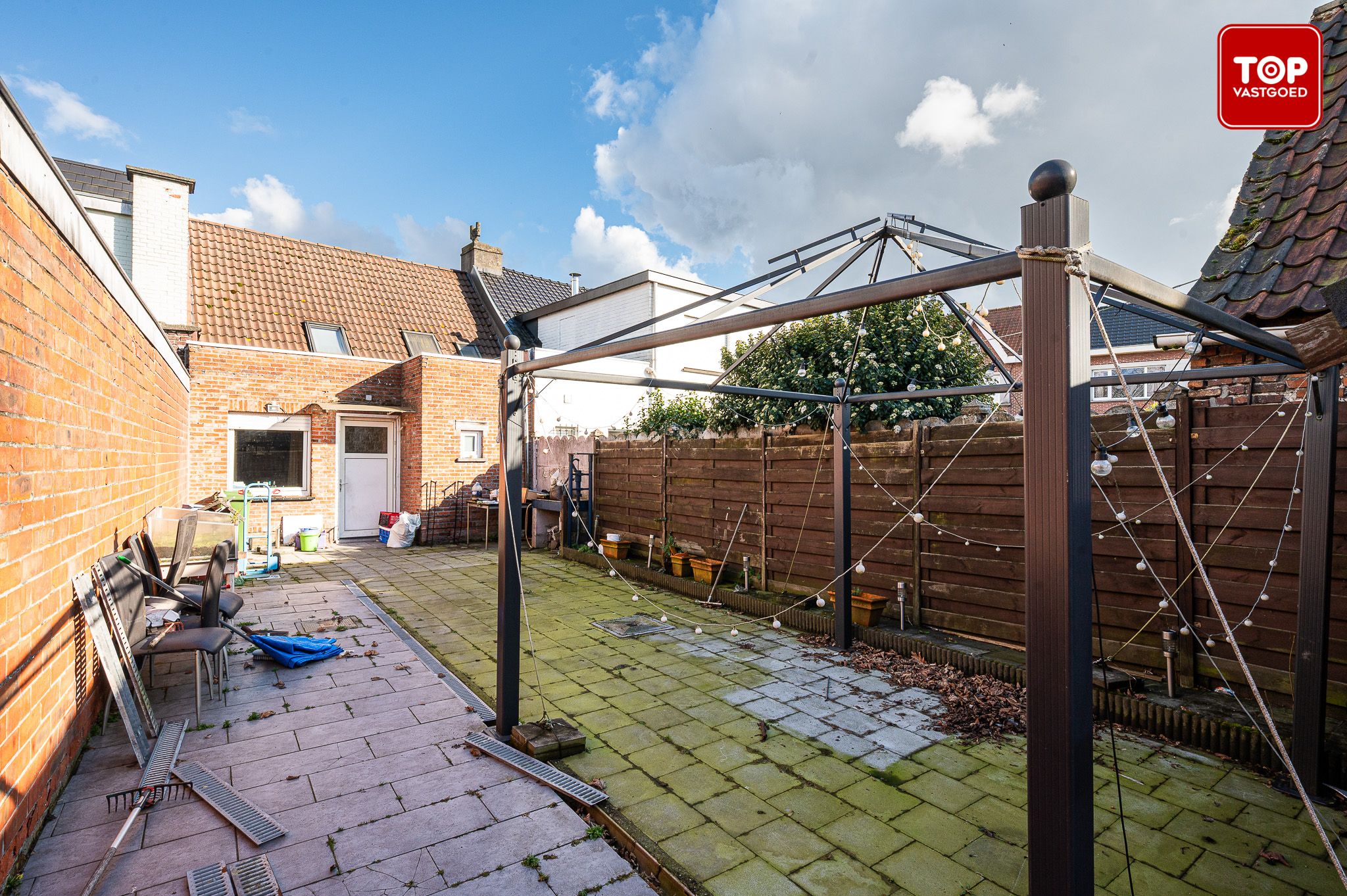 Woning met 3 slaapkamers en garage met aparte toegang.  foto 22