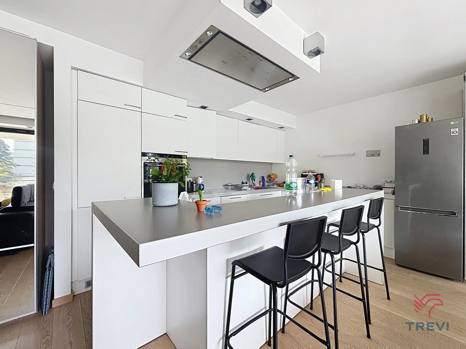 Mooi appartement met 3 slaapkamers + terras + parking foto 4