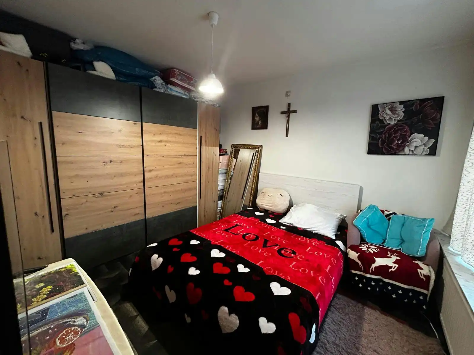 Building met twee verhuurde appartementen en 4 garages foto 16