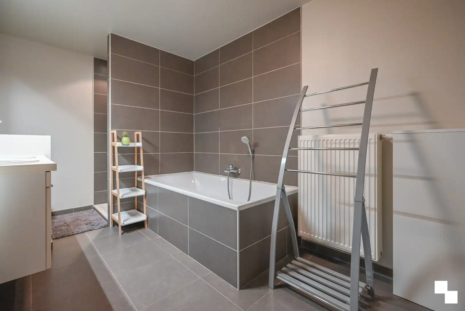 Ruime energiezuinige woning te Wevelgem foto 18