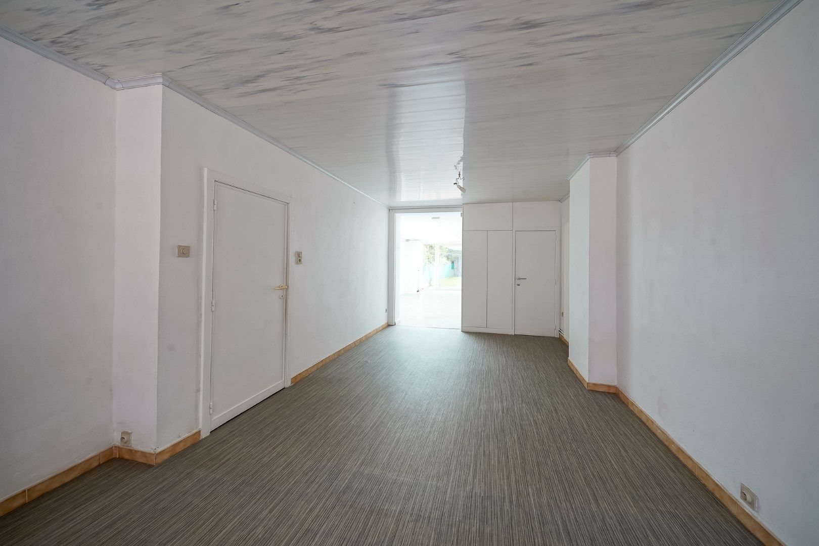 Rijwoning met 3 slaapkamers en tuin nabij de Spuikom foto 5