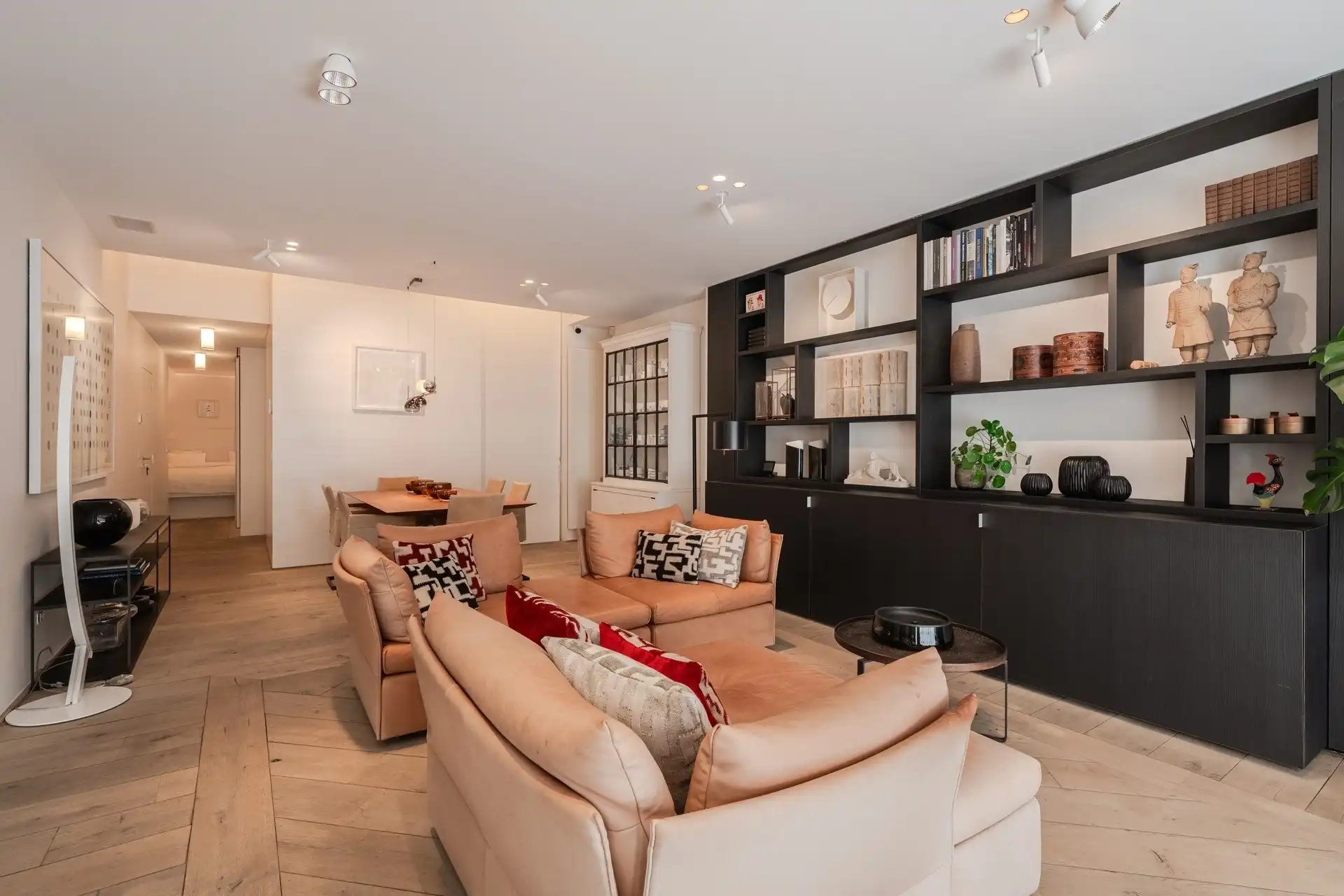 Exclusief en uitzonderlijk lichtrijk designappartement in het hart van Knokke-Zoute foto 4