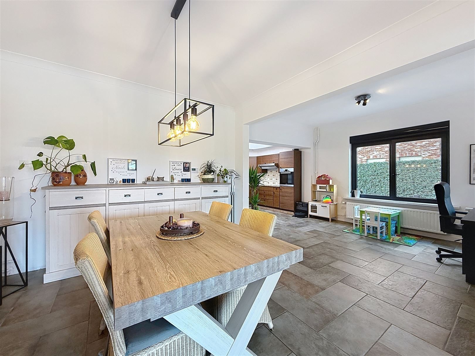 Ruime instapklare HOB, 4 slpks, garages, tuin, 16a 73ca foto 41