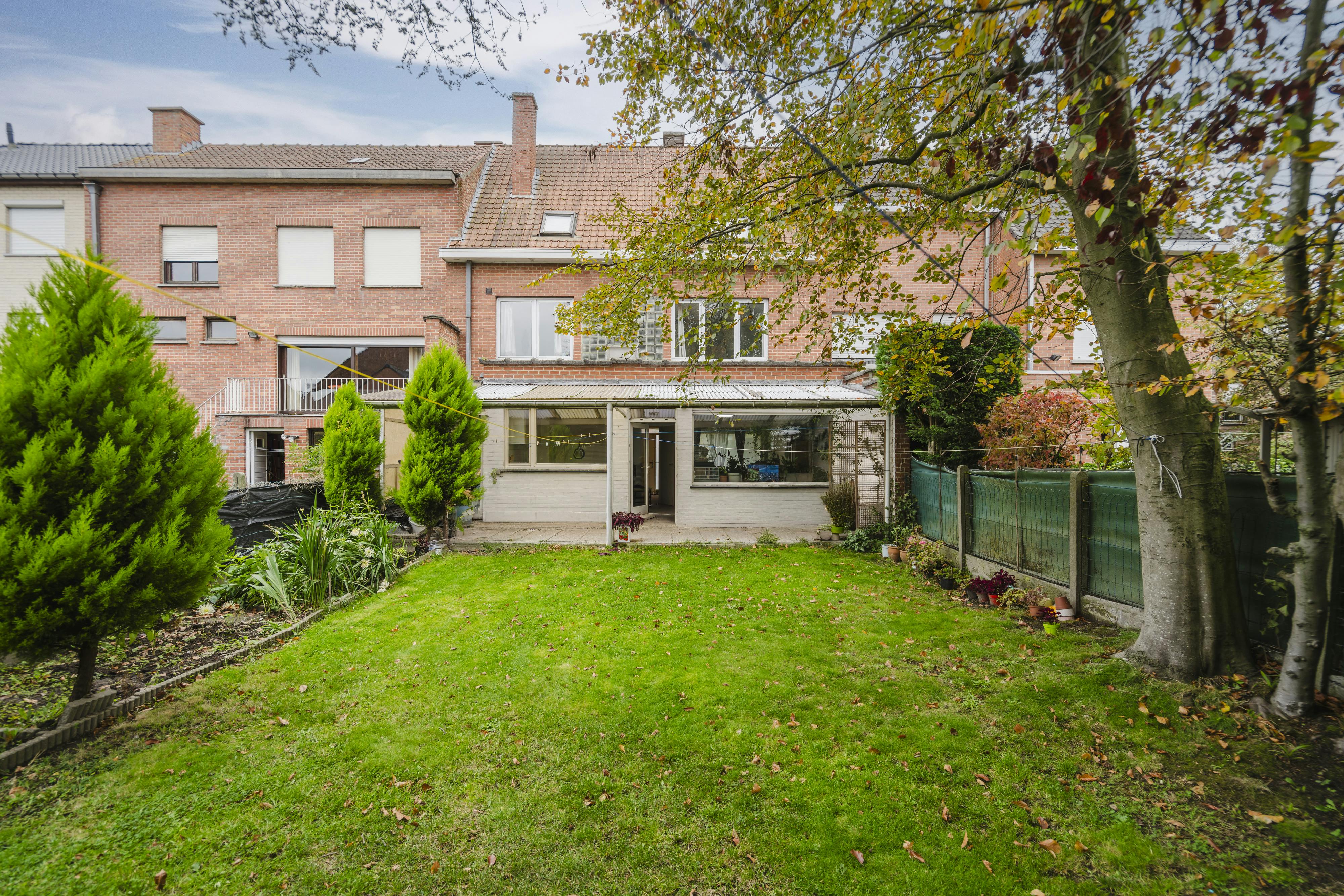 Ruime woning met 4 slaapkamers en tuin in Kortrijk!  foto 6