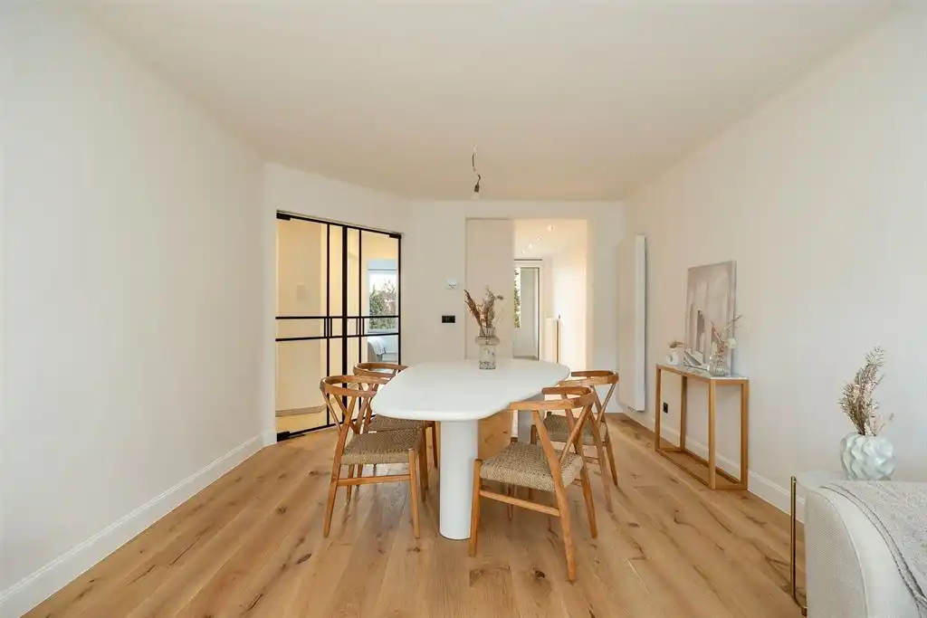 Volledig gerenoveerd appartement met terrasje foto 8