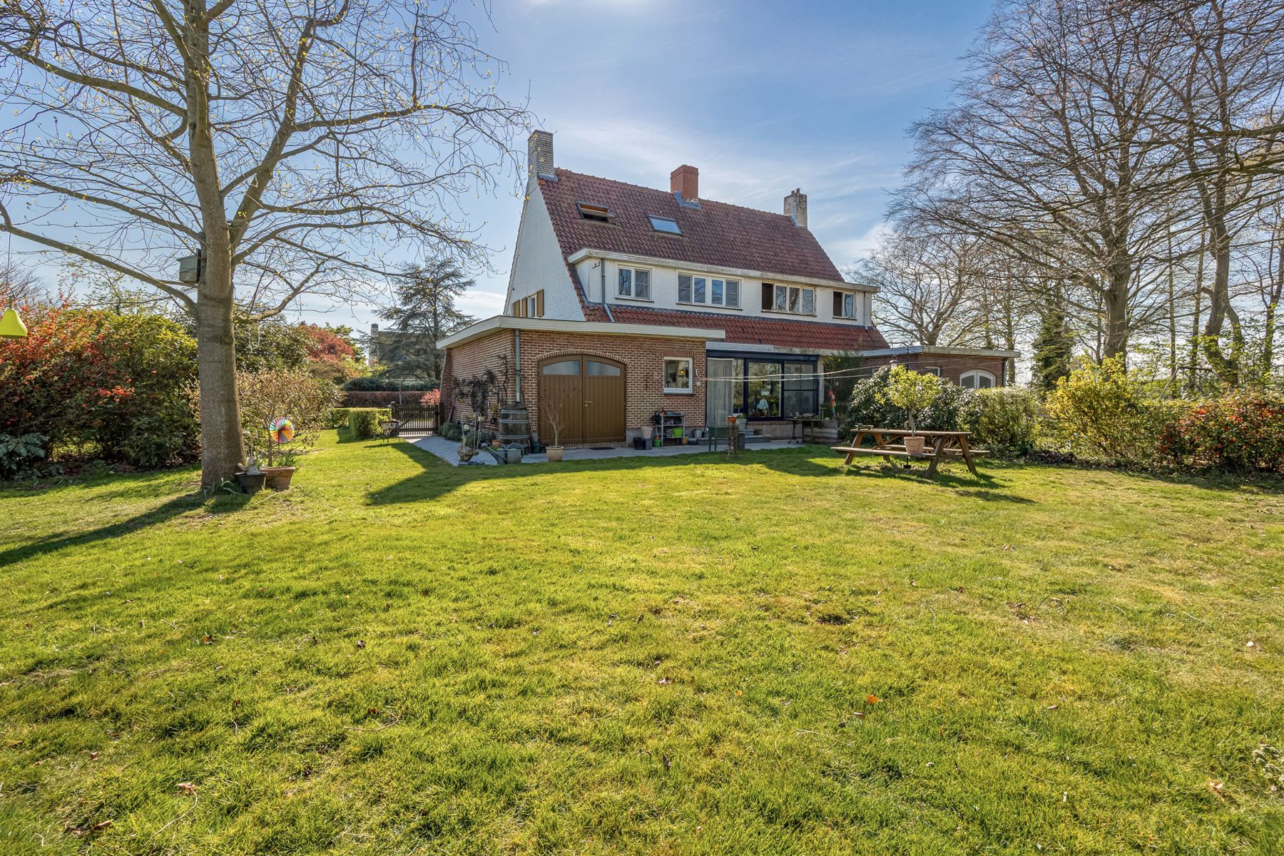 Karaktervolle woning met potentieel op 1.777m² in Kalken foto 3