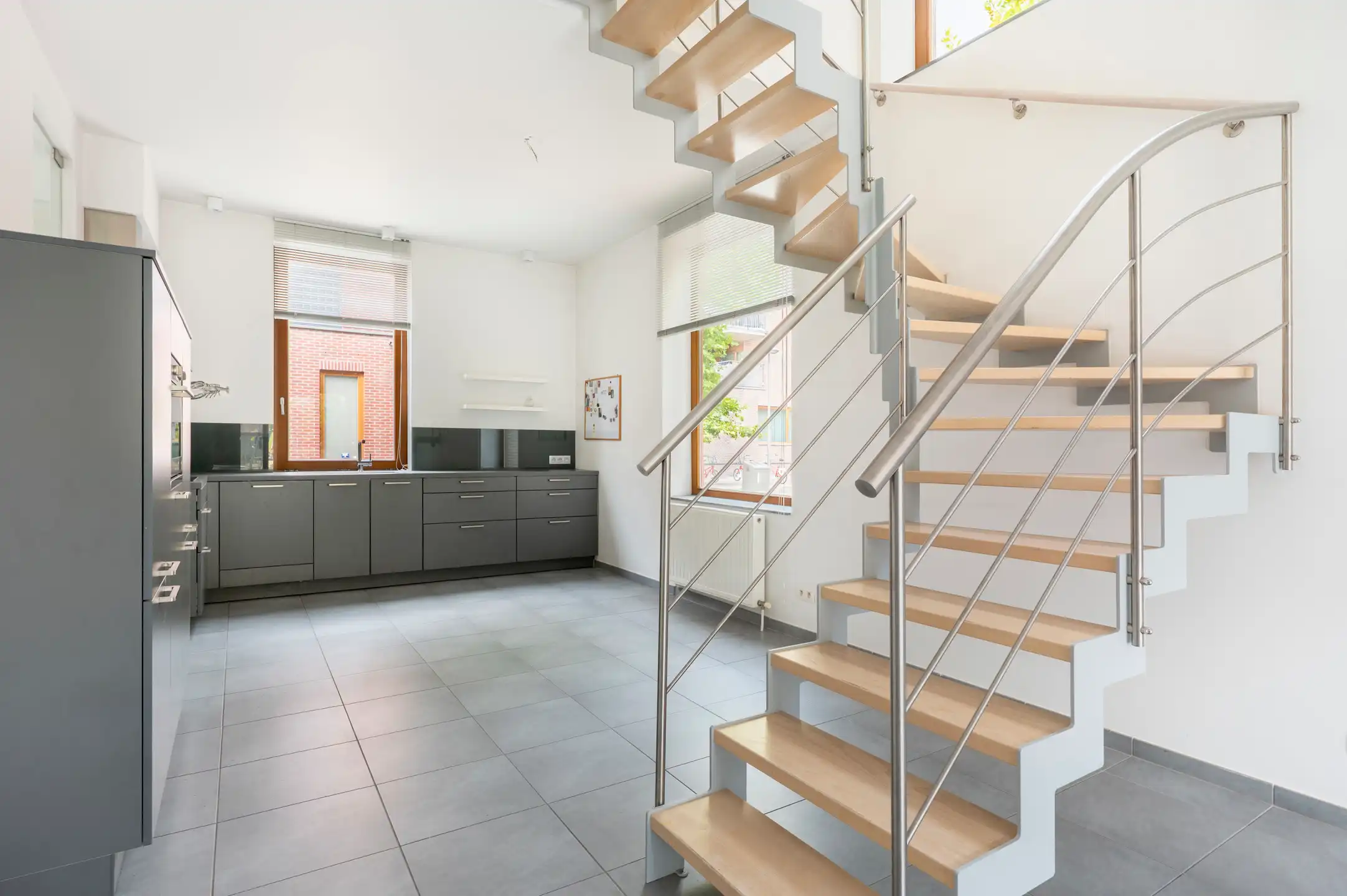 Charmante halfopen bebouwing met 3 slaapkamers en grote zonnige tuin in Antwerpen centrum foto 4