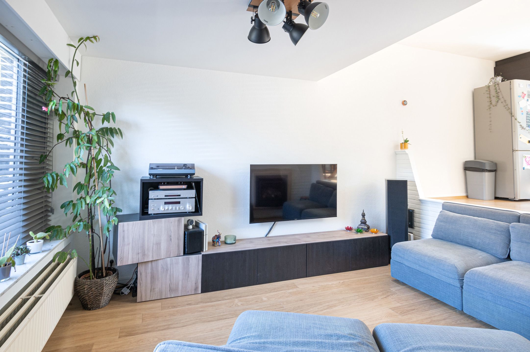Gezellige instapklare gezinswoning met uitweg & garage foto 3