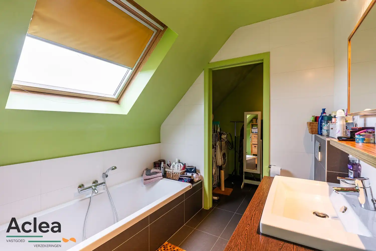 Smaakvol, ruim appartement met garage foto 22