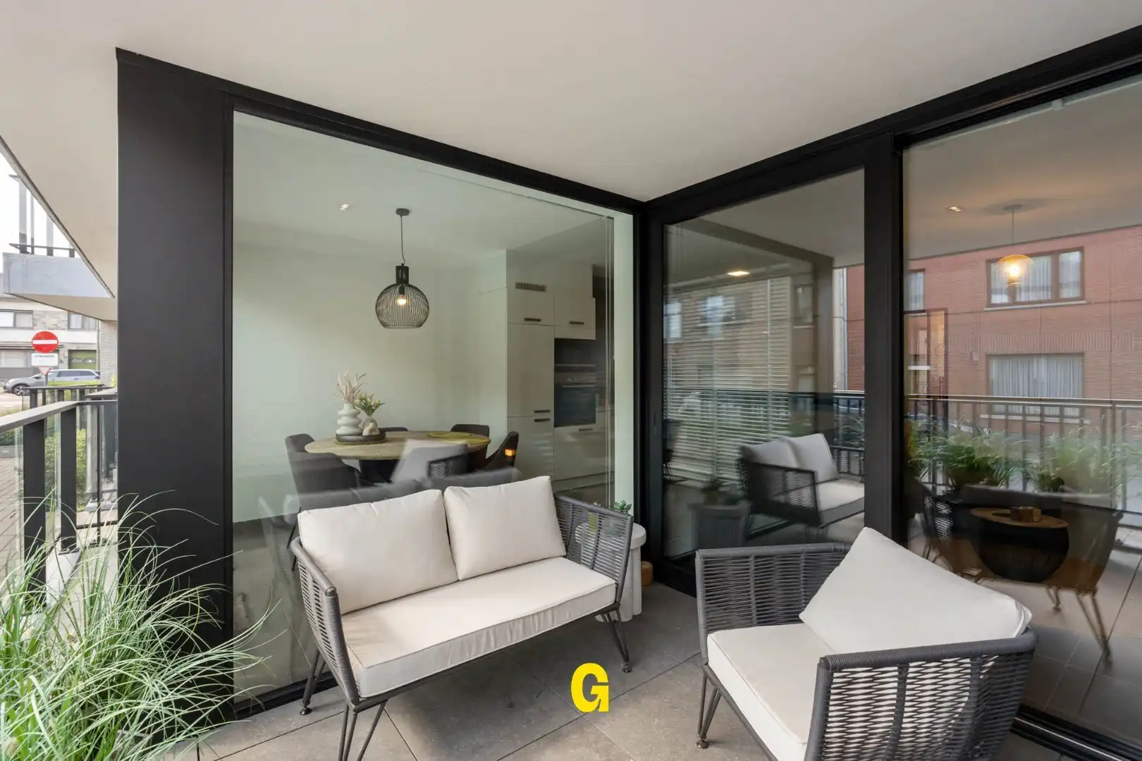 Knap ingericht gelijkvloersappartement met kelder en standplaats vlak bij het centrum foto 16