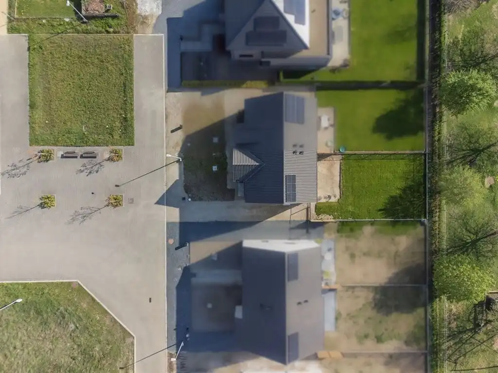 Halfvrijstaande stijlvolle nieuwbouwwoning met landelijke uitstraling foto 35