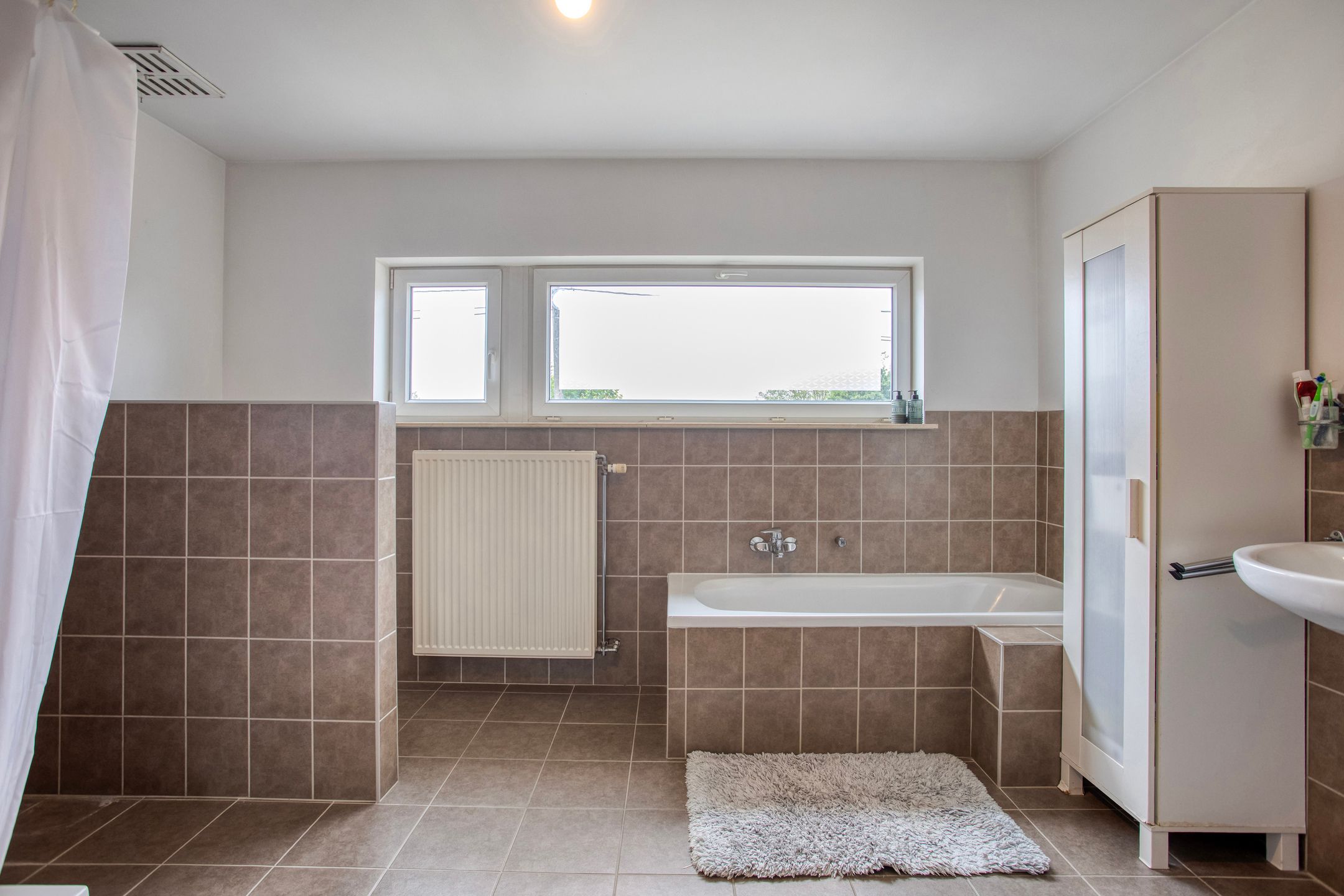 Ruime, energiezuinige woning te Wezemaal foto 11