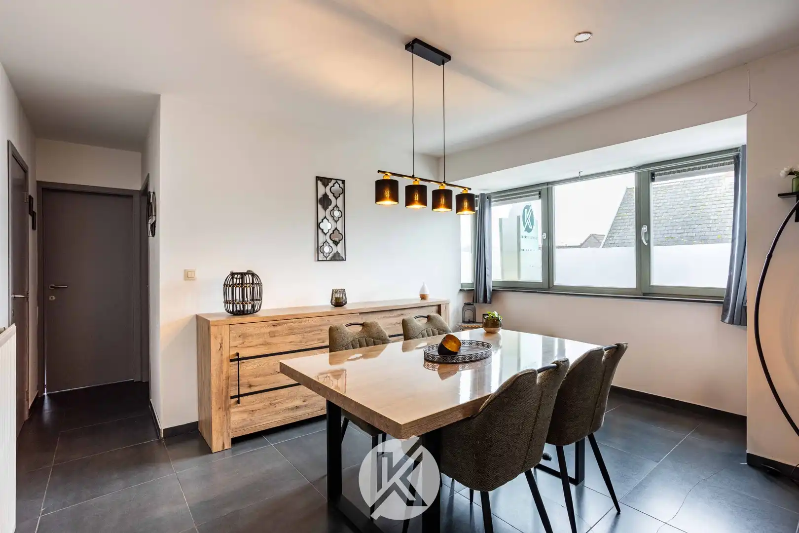 Stijlvol appartement met twee slaapkamers en staanplaats foto 7