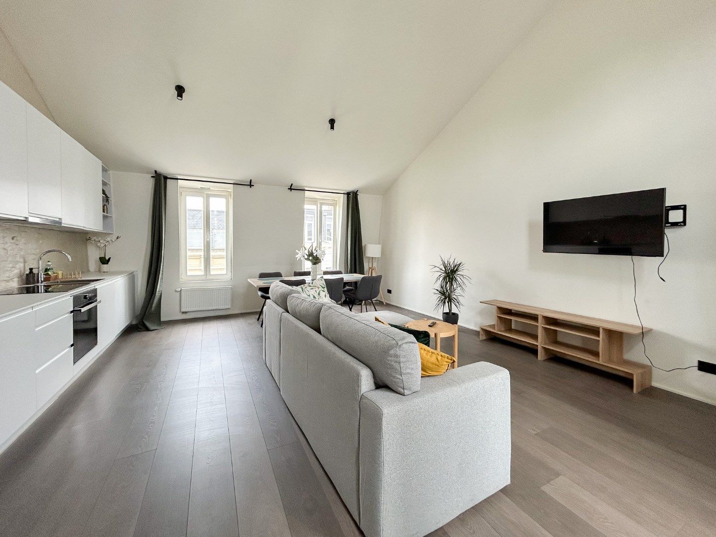 Karaktervolle Duplex op de Nationalestraat foto 2