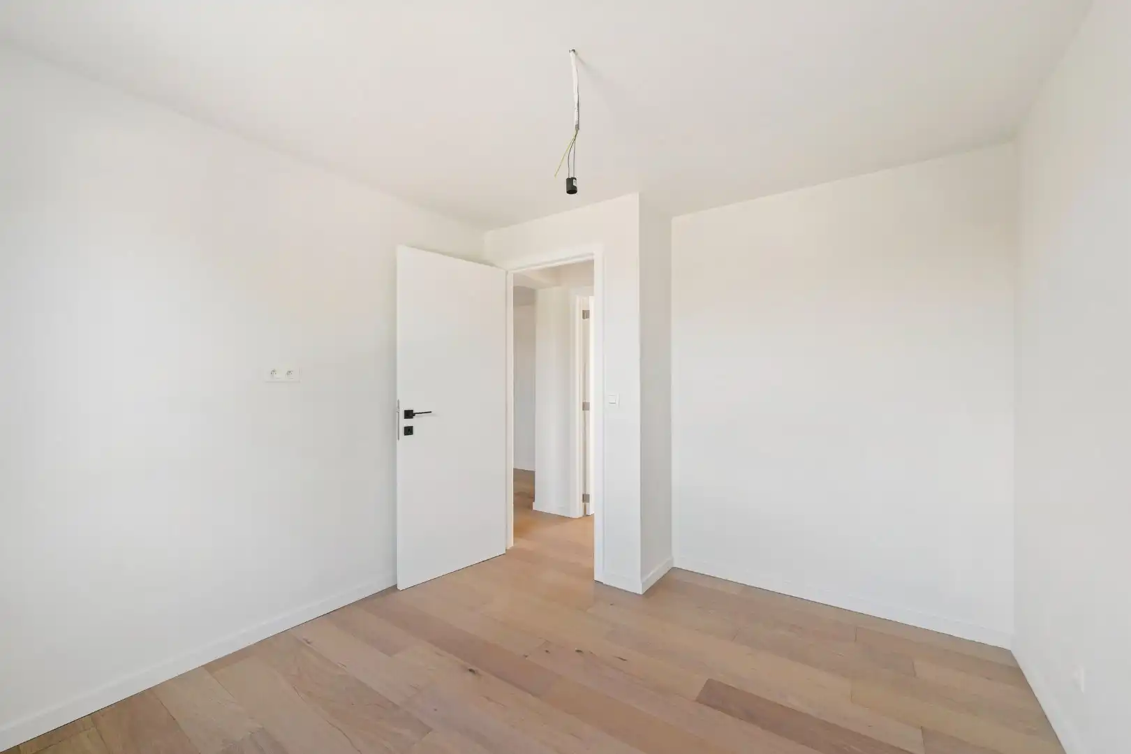 Instapklare woning met 4 slaapkamers, 2 badkamers, garage en 2 zonneterrassen in Dadizele foto 10