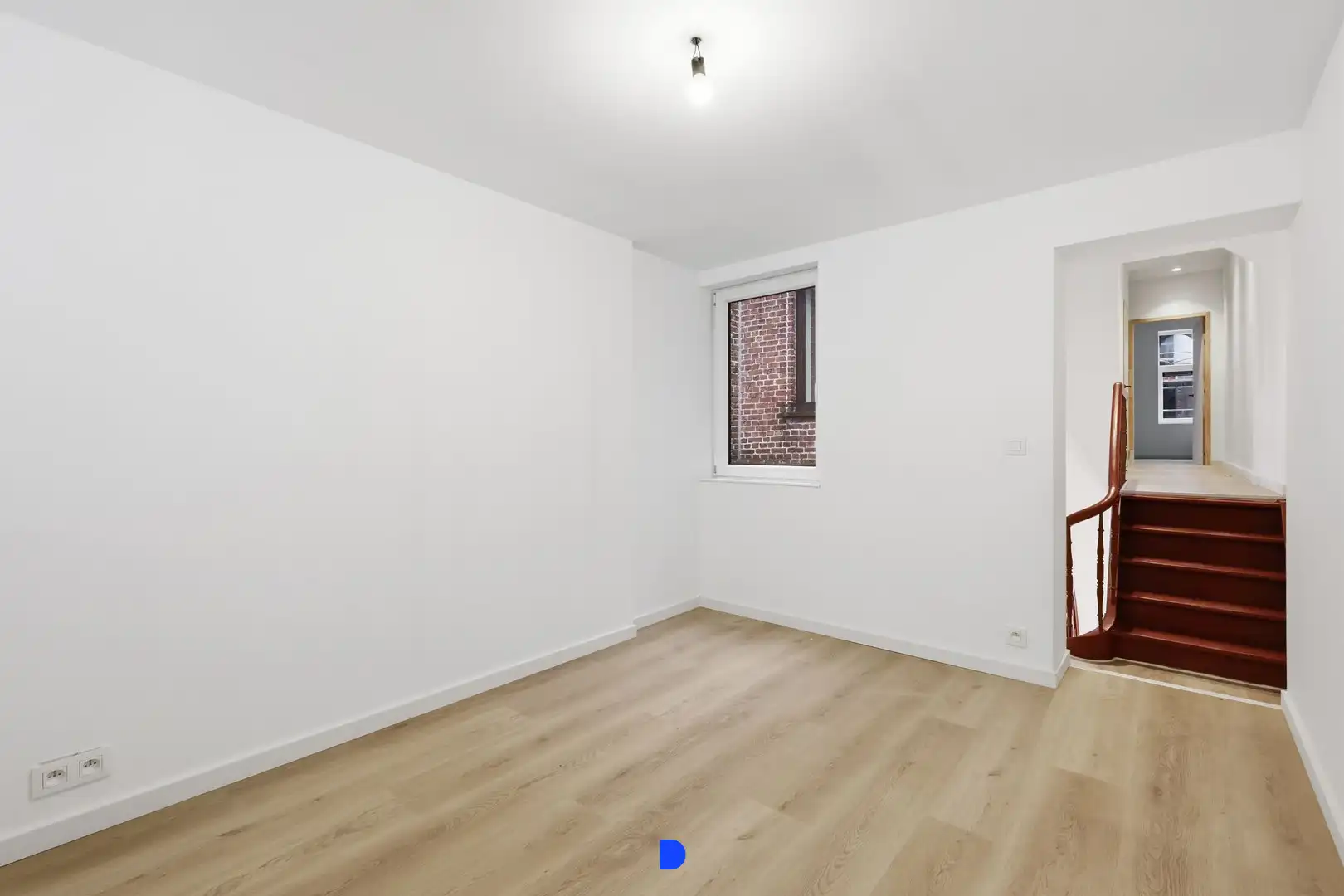 Stijlvol gerenoveerde woning met lichtrijke leefruimtes en tuin foto 20