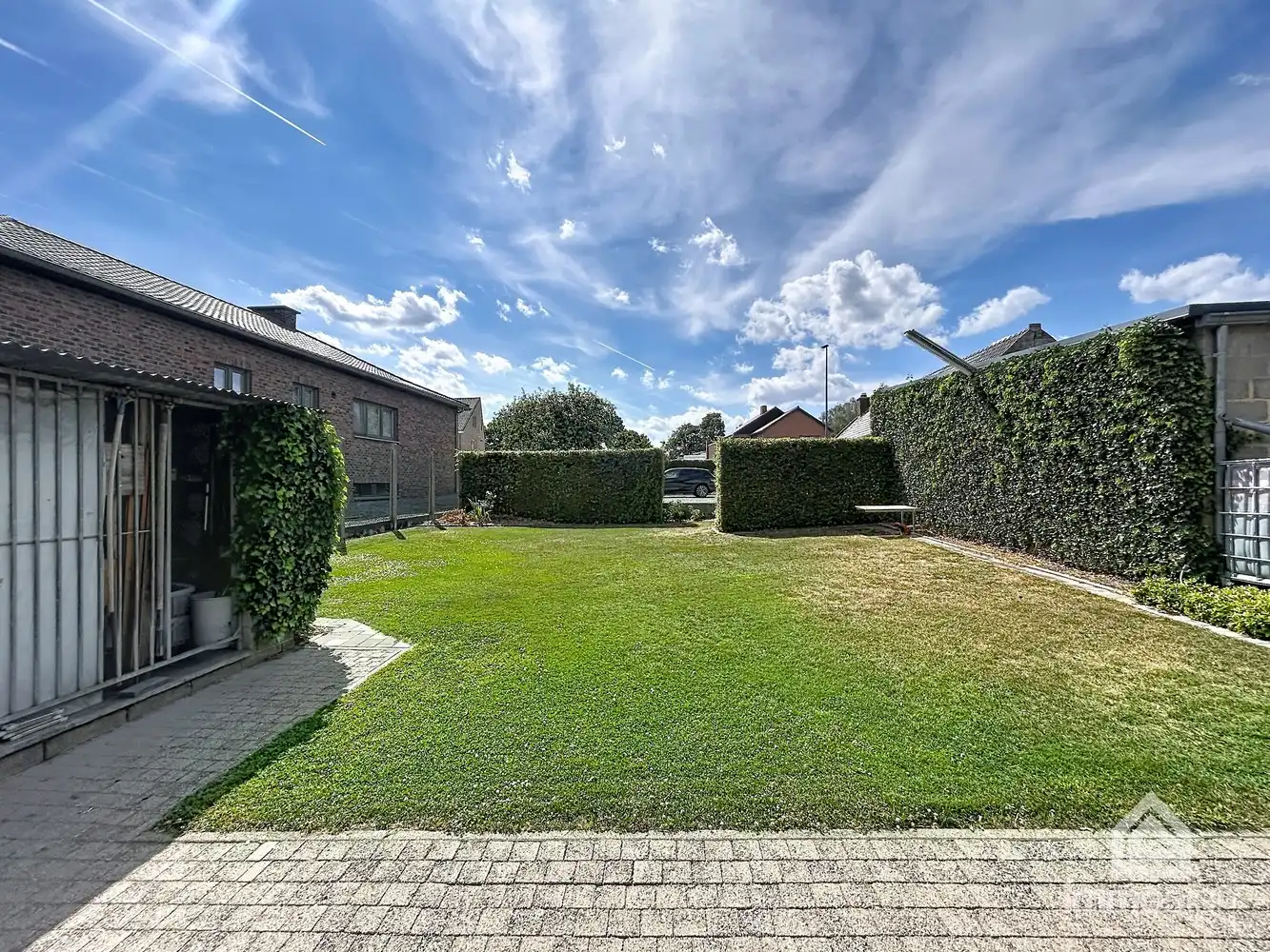 Ruime woning op bijna 2.000 m² grond met dubbele garage en werkhuis foto 37
