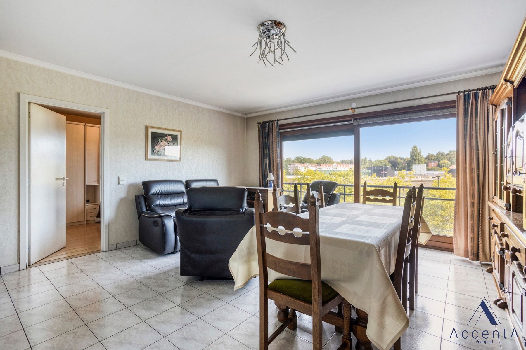 Instapklaar 1-slaapkamerappartement met terras  foto 7