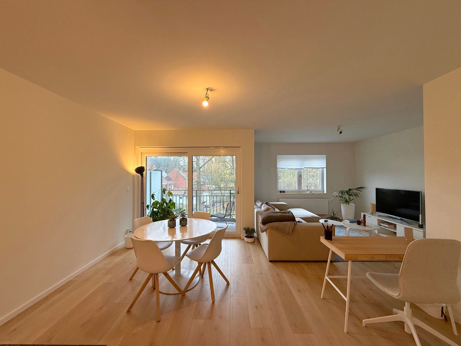 Zonnig appartement met 2 slaapkamers, terras en staanplaats foto 6