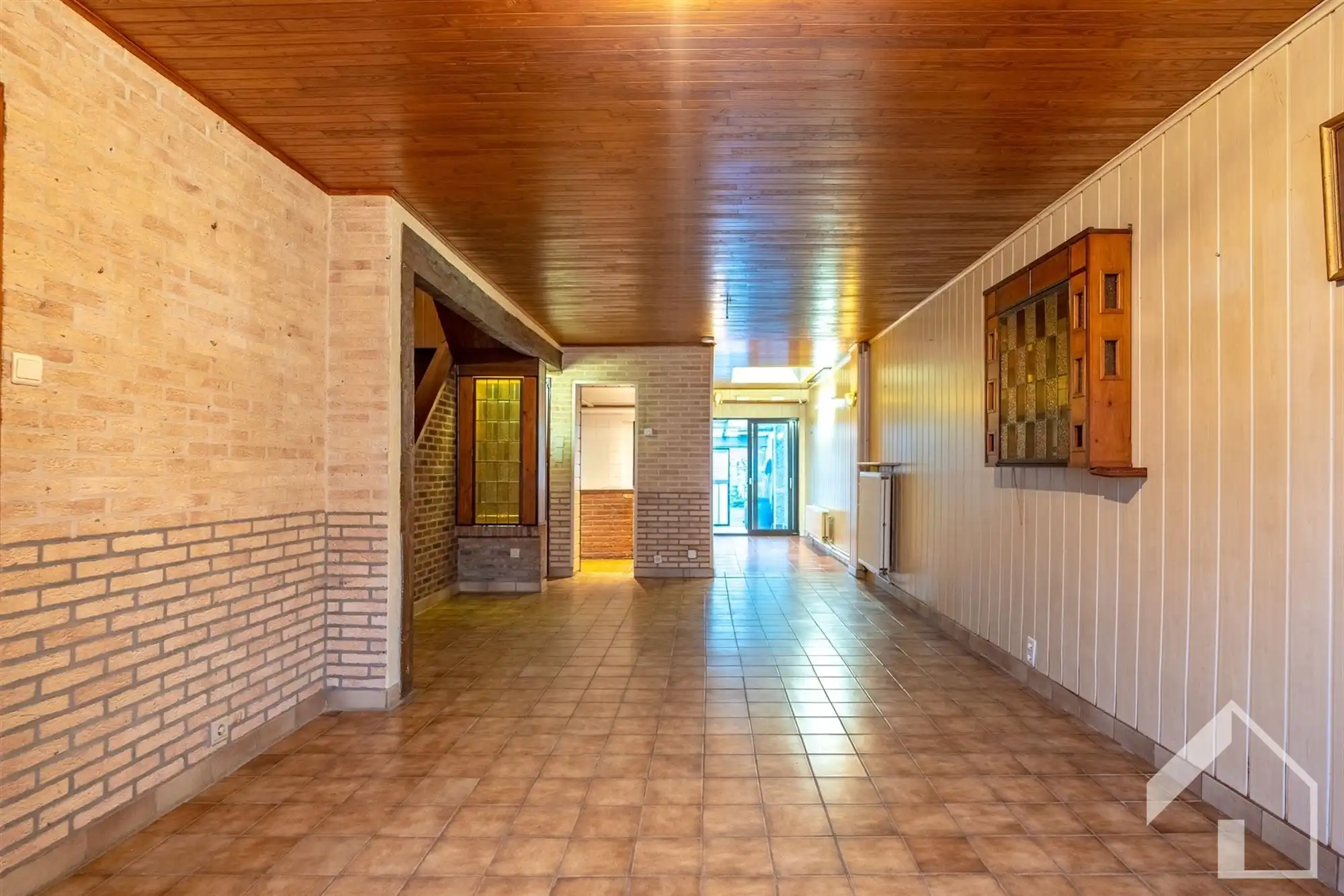 Te renoveren woning met veel potentieel foto 4