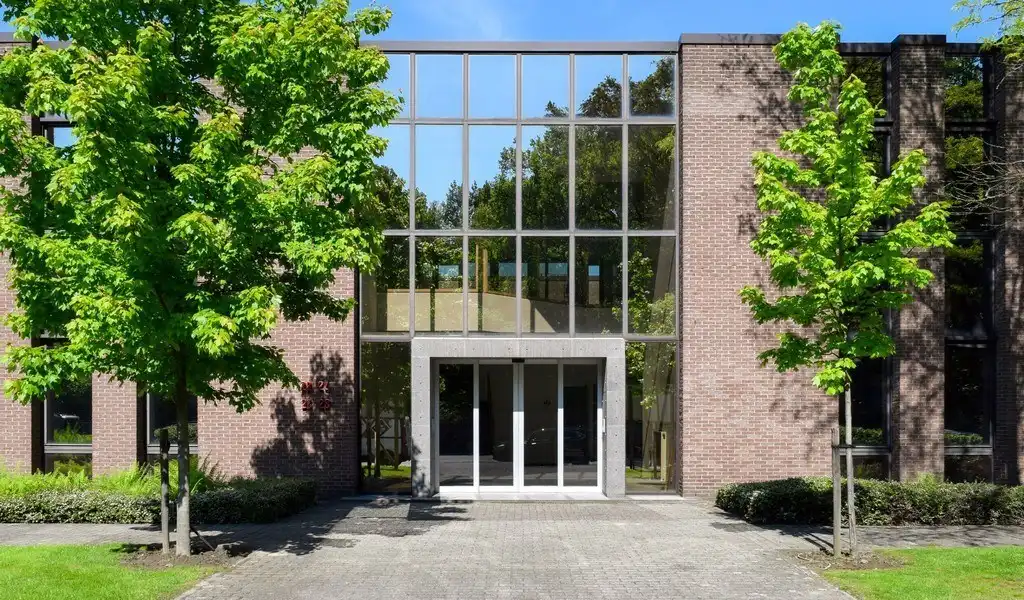 Magazijn met kantoren te huur vlakbij A12 in Wilrijk foto 21