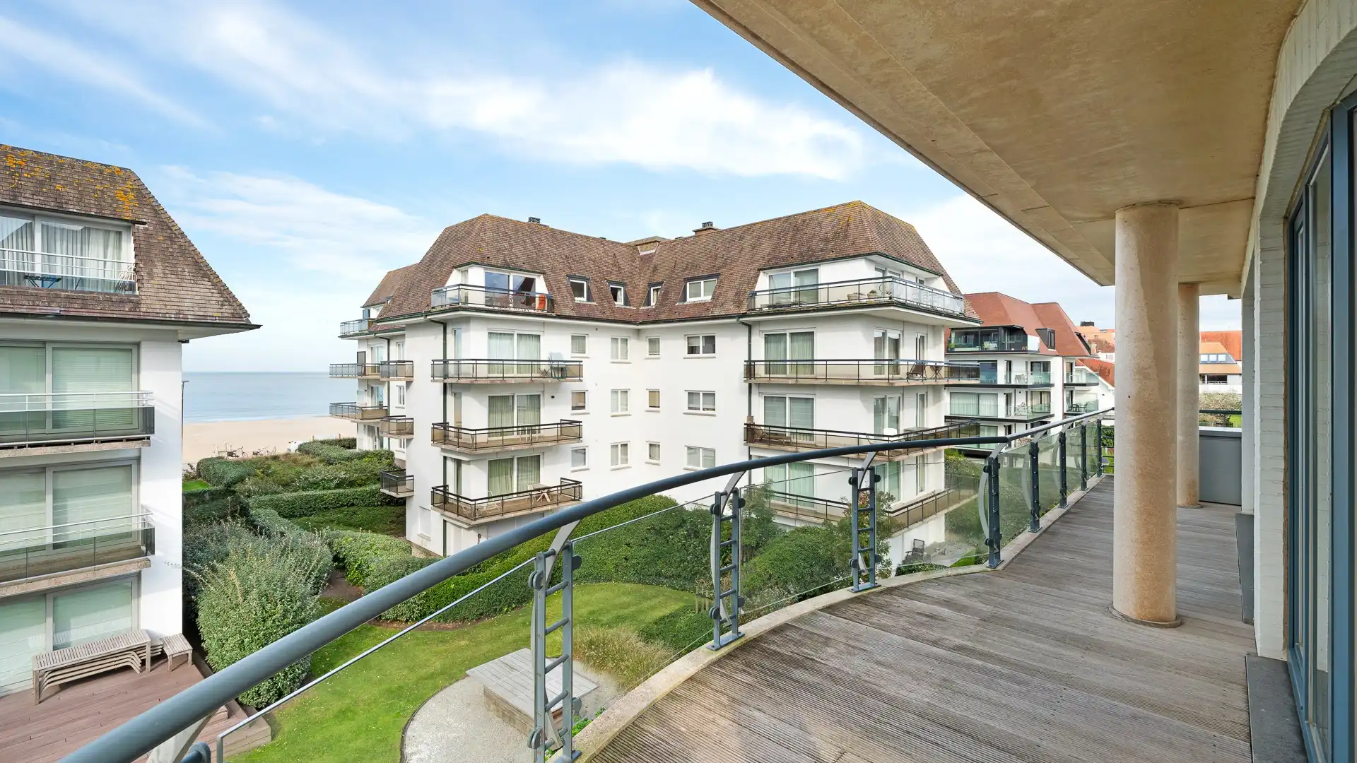 Instapklaar appartement met frontaal zeezicht in het Zoute. foto 4