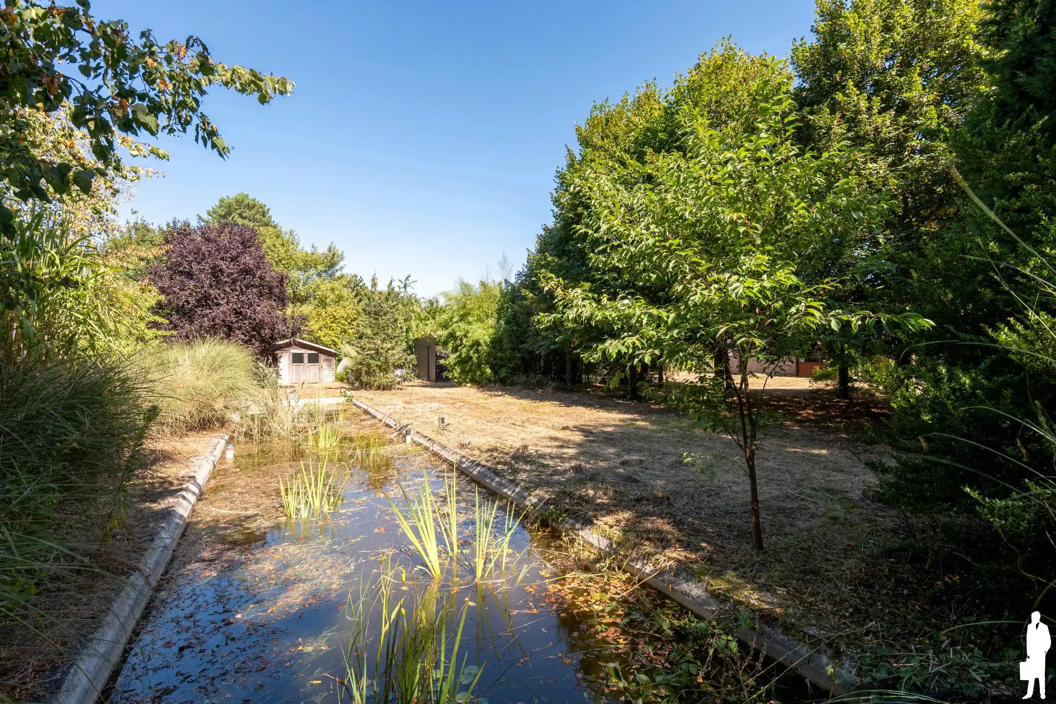 Vrijstaande laagbouwwoning op een perceel van 2.448 m² foto 25