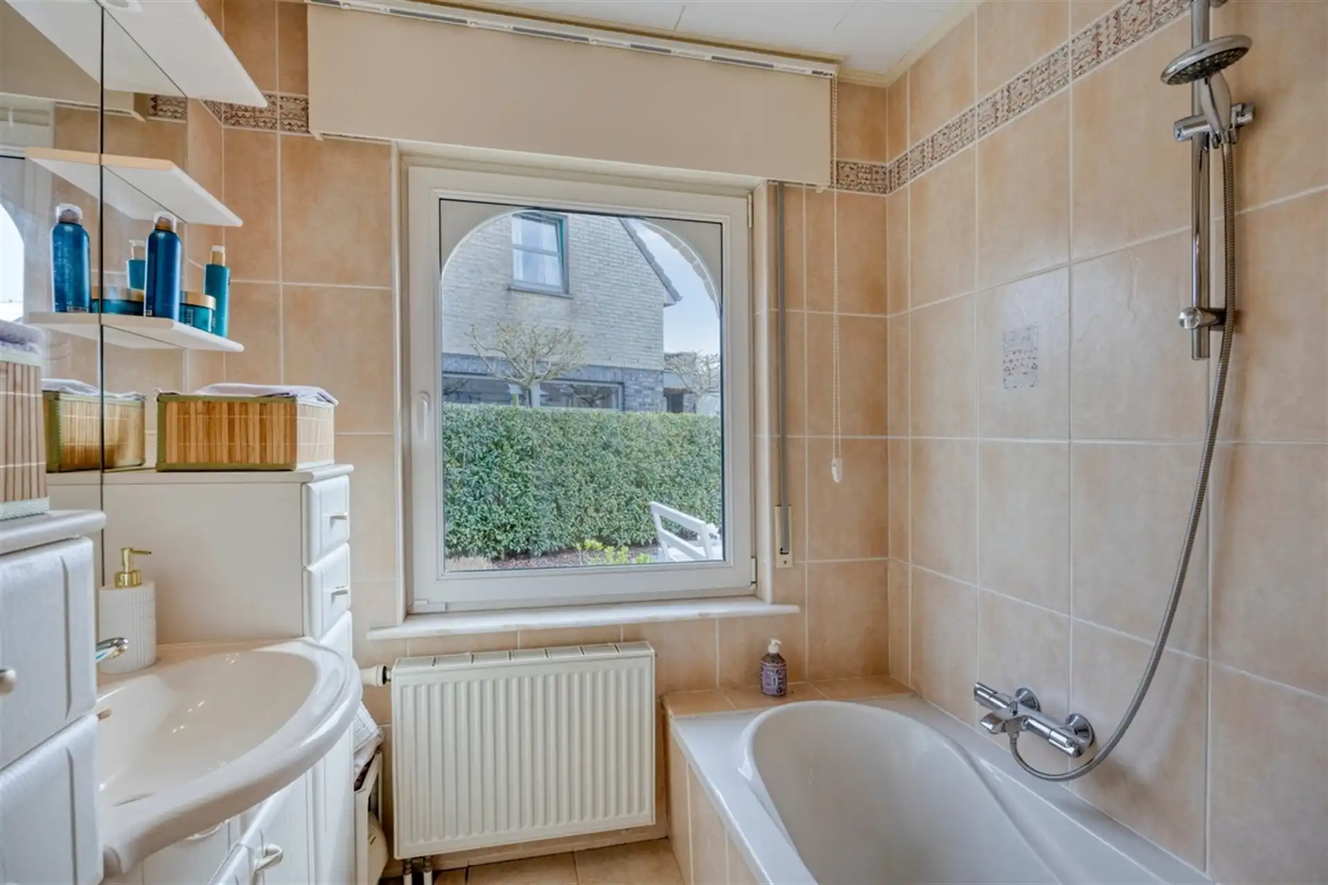 Rustig gelegen open bebouwing met moderne afwerking foto 18