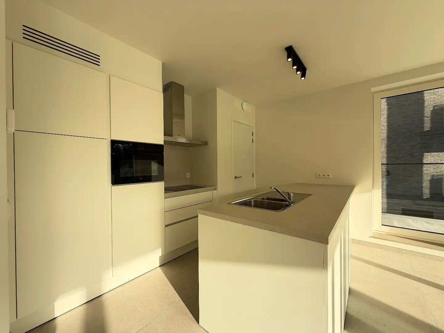 2-slpk appartement met ondergrondse garage te Sint-Michiels foto 7