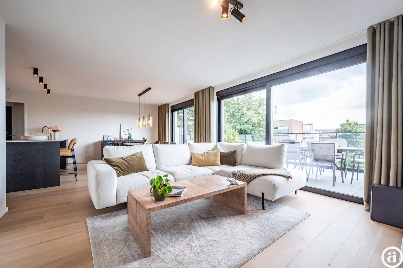 Recent appartement met groot terras, centrum Waregem [Stationsstraat]. foto 8