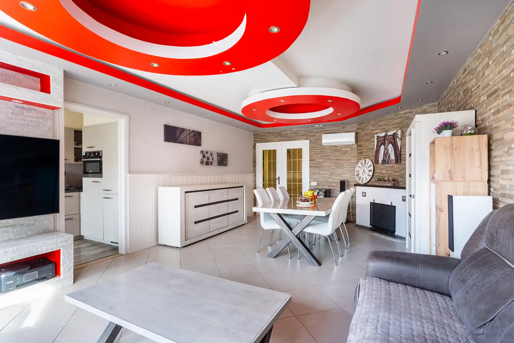 Merksem - Ruim instapklaar 2 slpk app. met terras en P foto 4