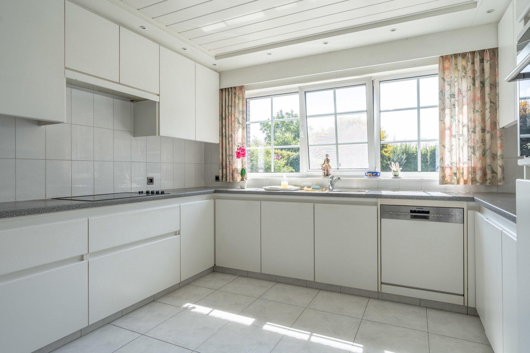 Ruime woning met 4 slpks op mooi zuidperceel van 1.041 m²  foto 12