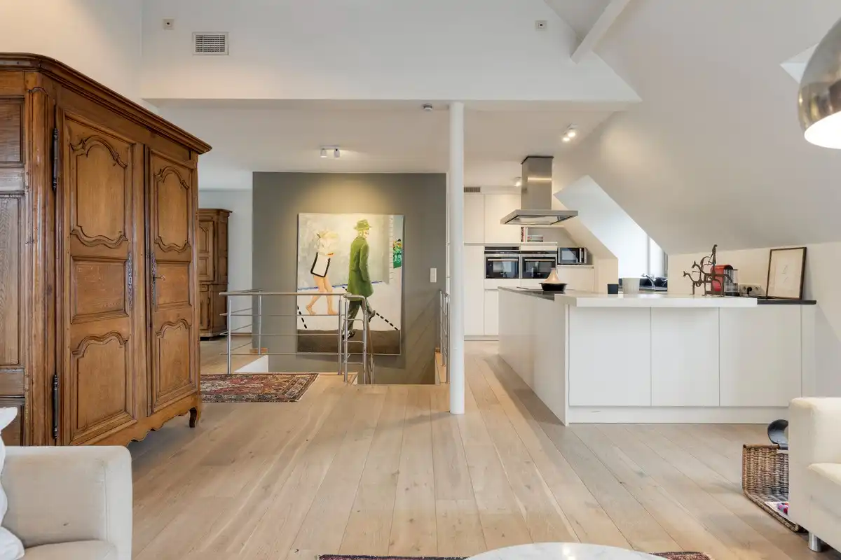 Groot zonnig duplex dakappartement met drie terrassen, twee slaapkamers, twee badkamers en parking. foto 6