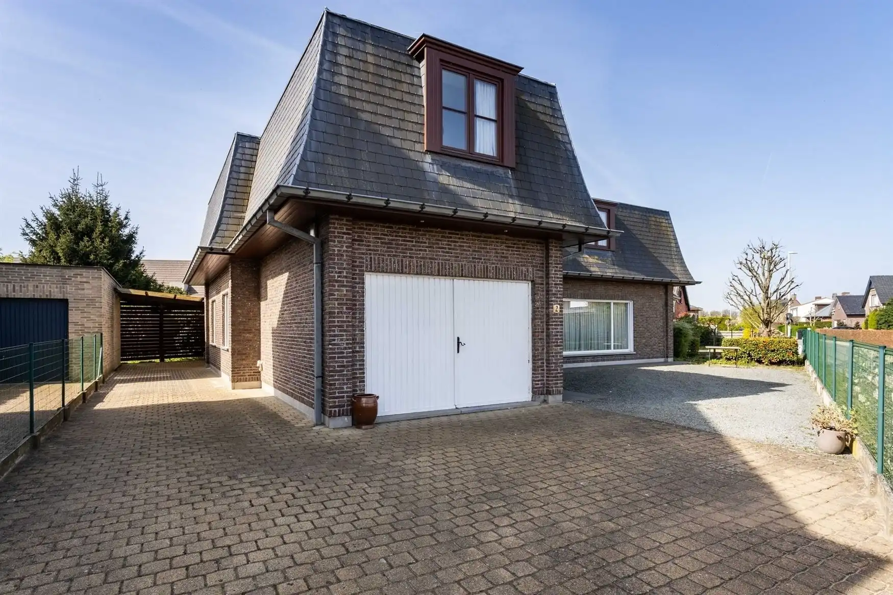 Ruime open bebouwing met zonnige tuin in Bachte-Maria-Leerne.  foto 3