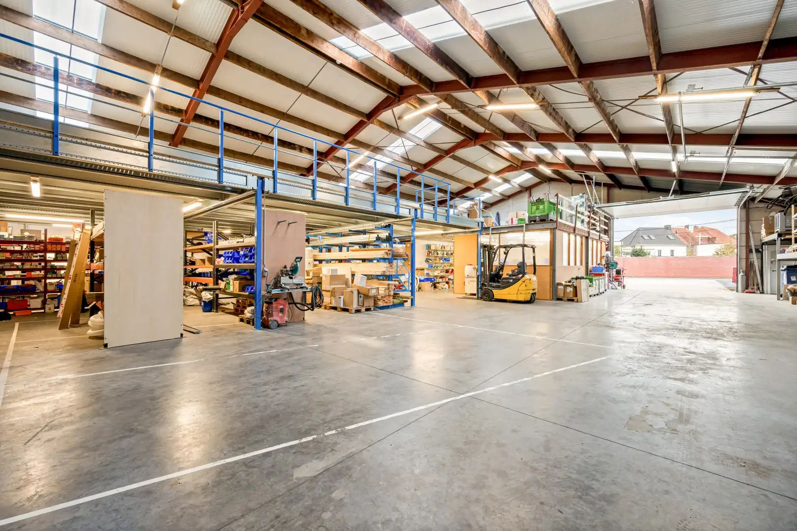 Vernieuwd magazijn (ca. 570m²) op een ruim perceel van 1608m² - Kortemark foto 4