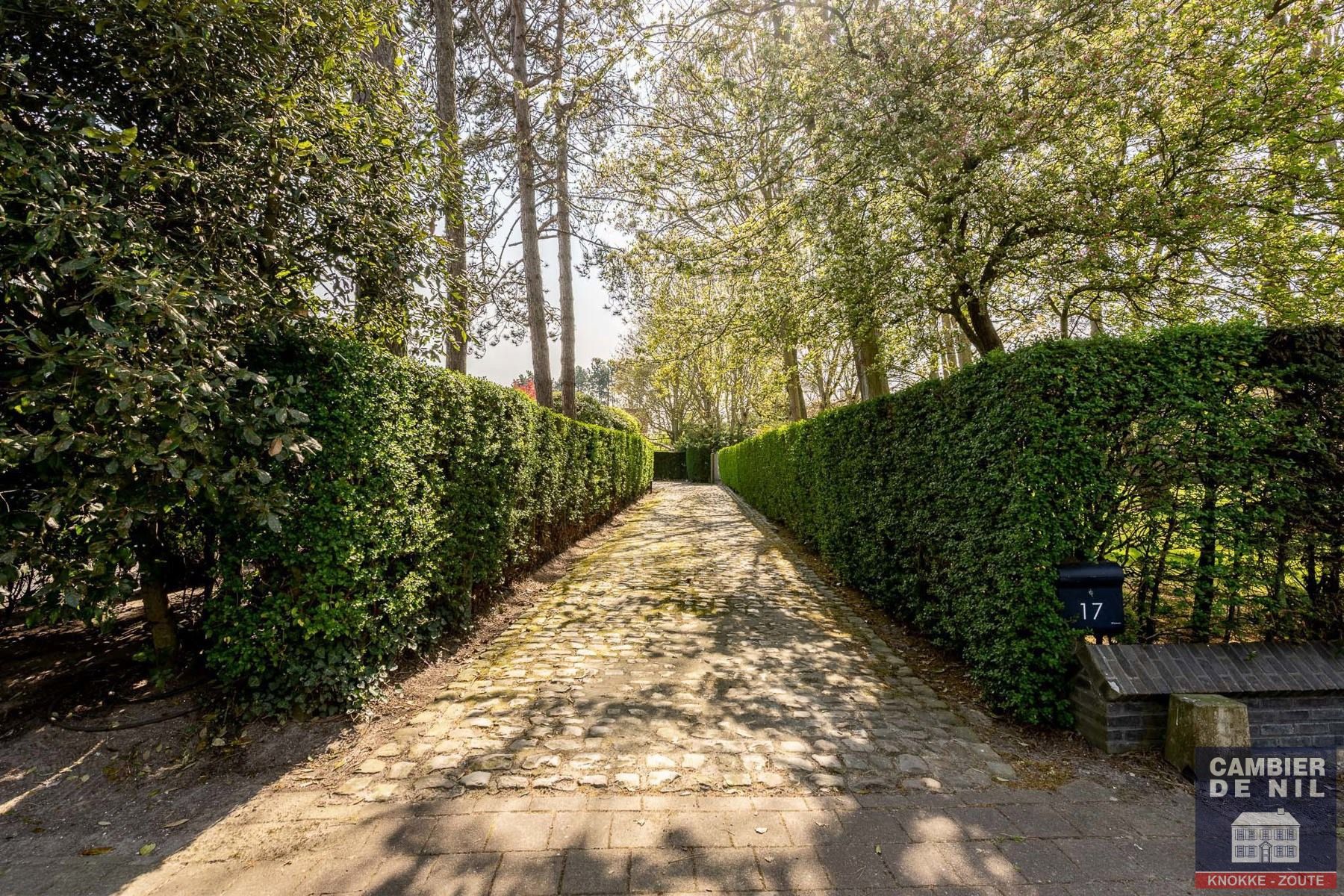 Charmante, ongemeubelde, vrijstaande villa in 2de lijn  in het zoute Zoute nabij de zee & tennis foto 2