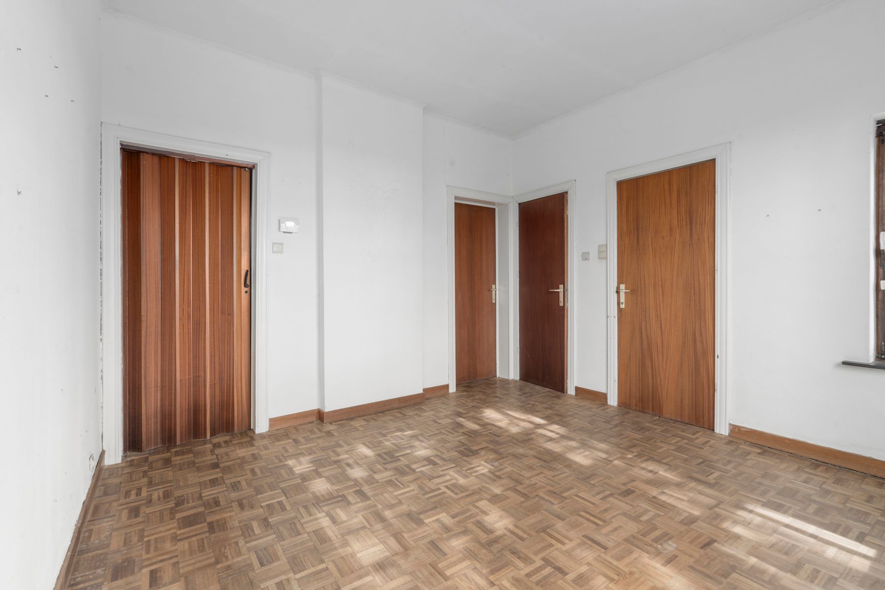 Te renoveren woning aan de stadsrand van Geraardsbergen foto 3