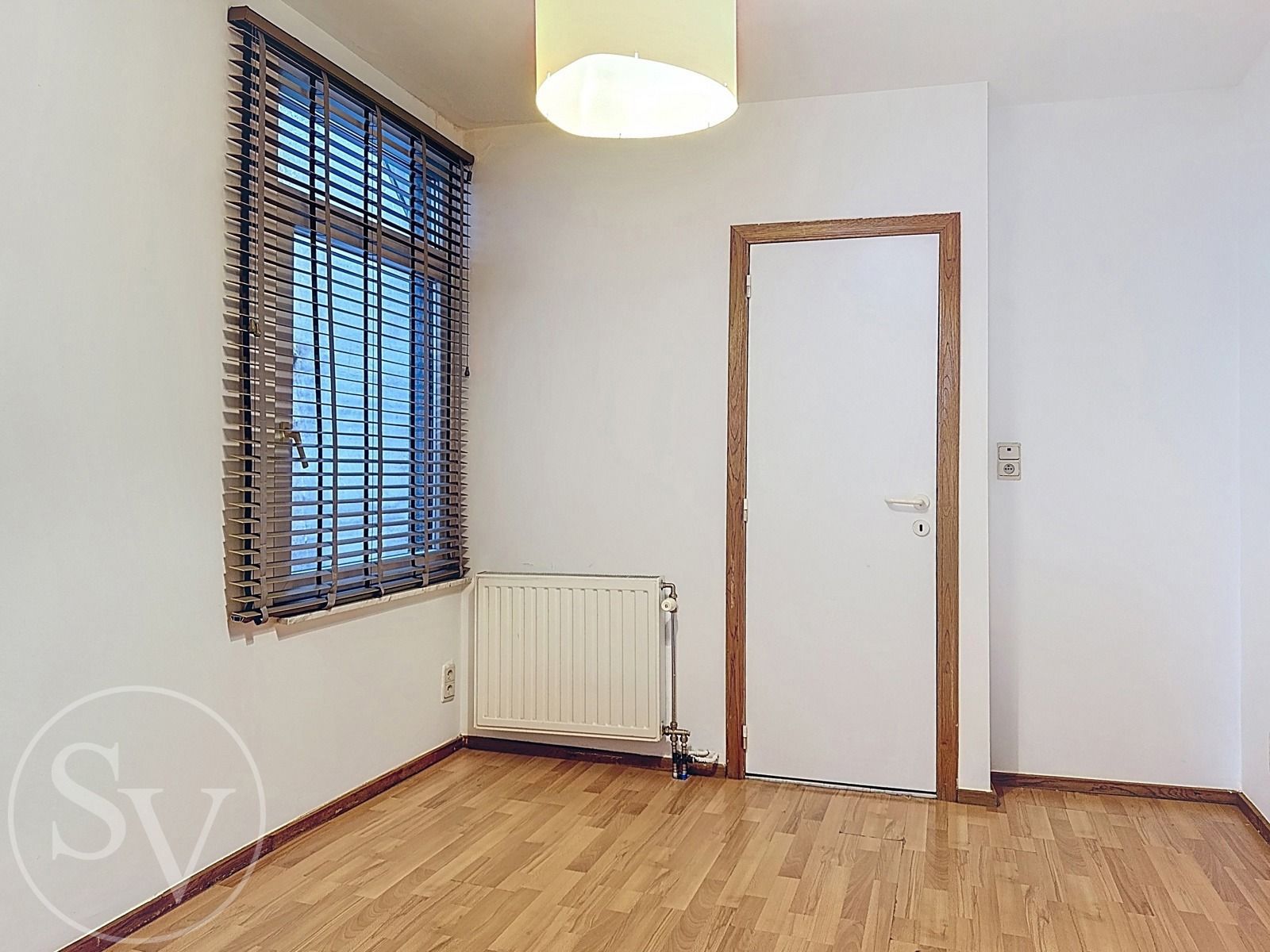 Ruime studio met afzonderlijk slaapkamer. foto 6