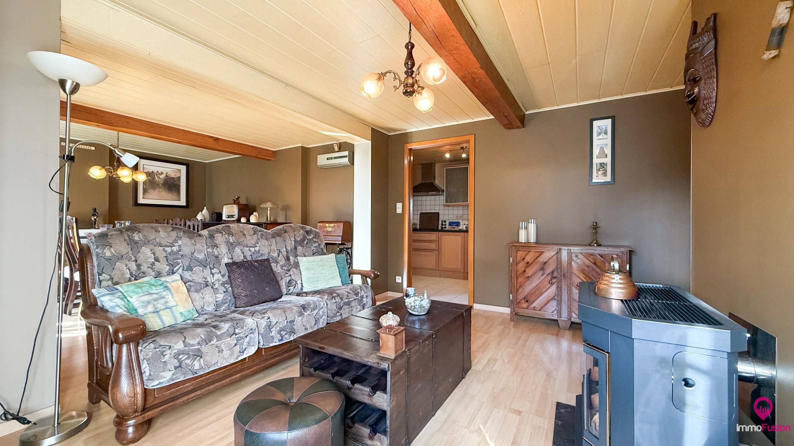 Deels gerenoveerde woning met groot perceel van ca 13are! foto 2