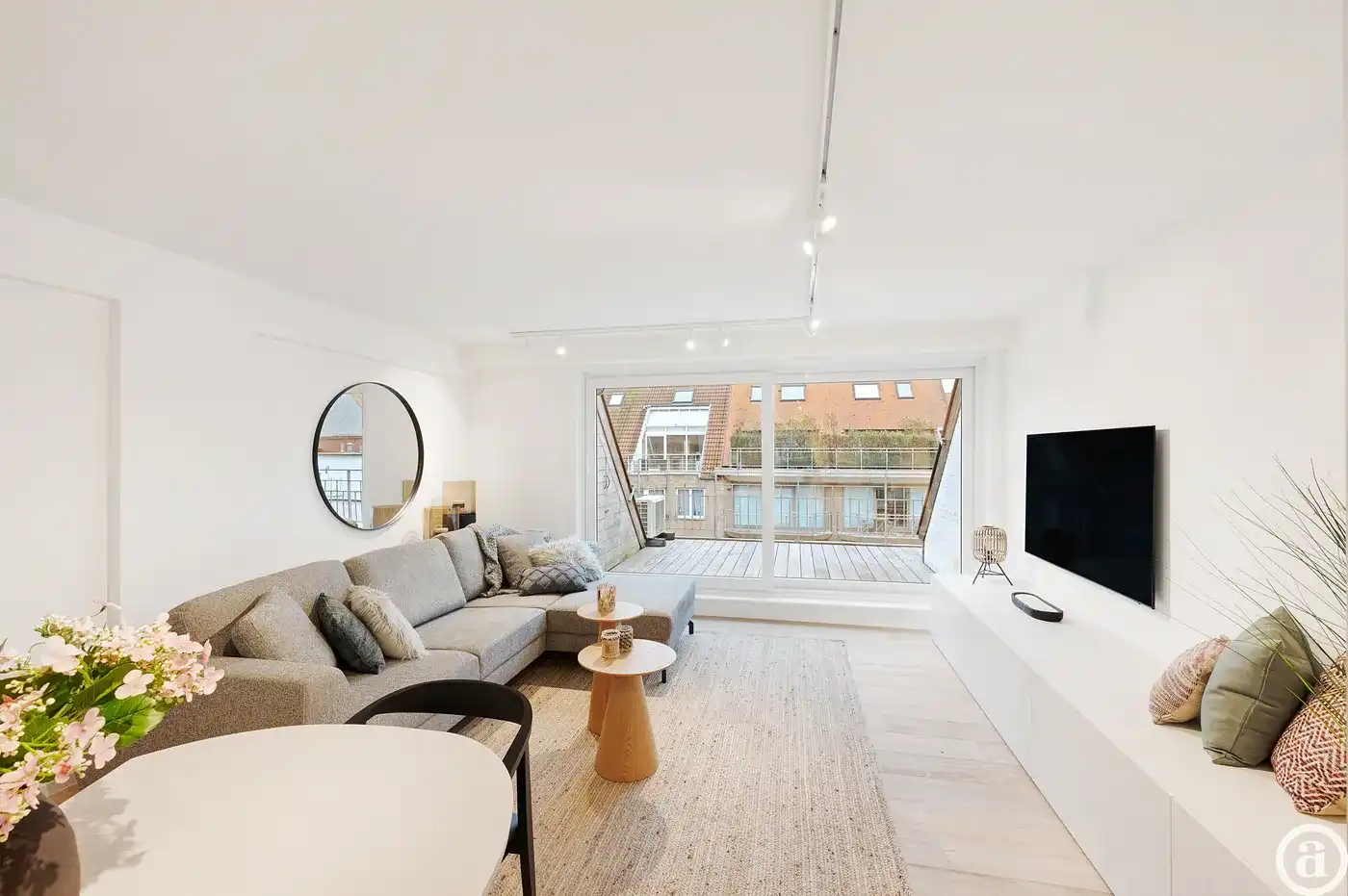 Instapklaar duplex-appartement (3 slpk) met zonneterrassen   foto 3