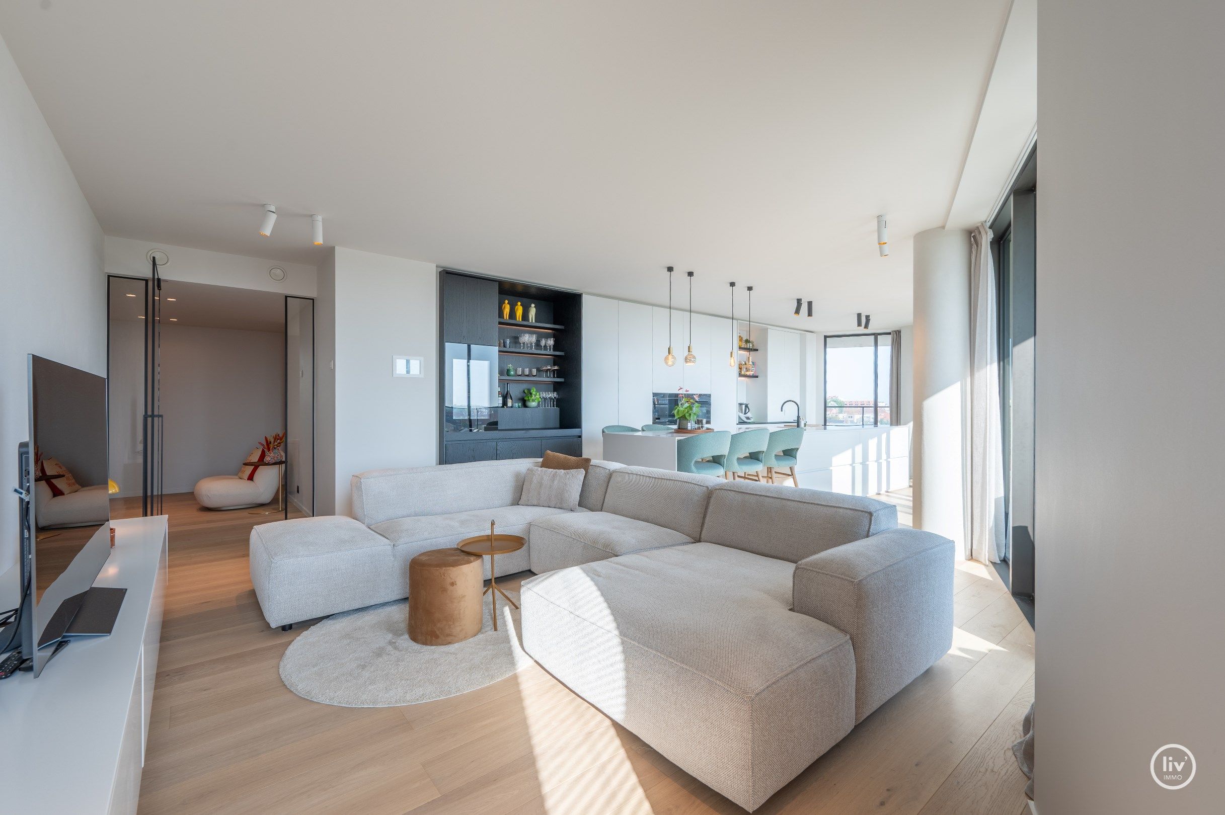 Uniek nieuwbouw appartement met 3 volwaardige slaapkamers genietend van unieke zichten gelegen in de exclusieve residentie "The Tower foto 2